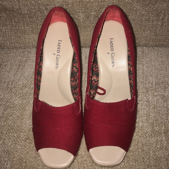 Faded Glory Red Wedge - Size 7 - Picture 6 of 6